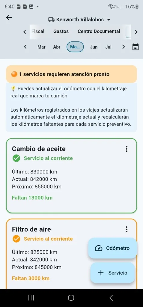 Detalle de viaje en iPhone con gastos, documentos y utilidad del servicio